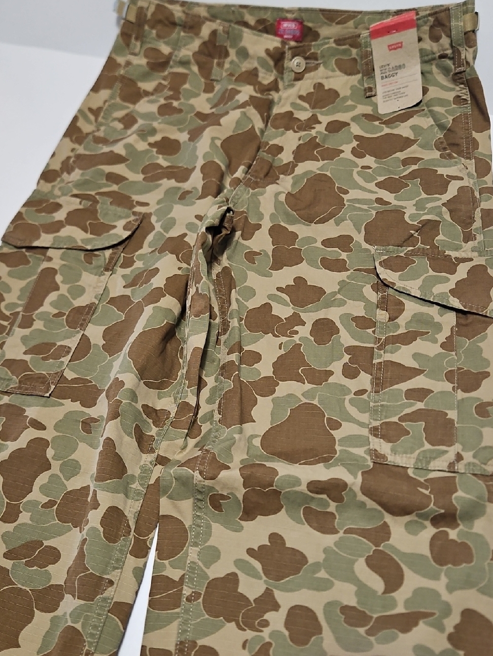 Levi's Camo Baggy XX Baggy Cargo Pants - Green & Brown Size 31x32 - Picture 10 of 16